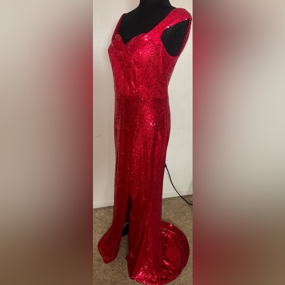 NWOT RED HEBEOS - Picture 2 of 9